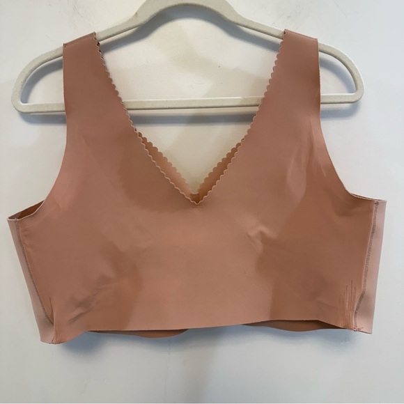 EVELYN| EVELYN HIMALAYAN SALT WIRELESS
PLUNGE BRA - Picture 5 of 12